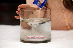 Растворение средства для цветов Средство для цветов